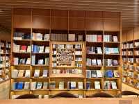 上海的這座空間書店一定要來打卡！！美爆了～超震撼DER～