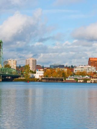 🌟 Vancouver's Finest: Hilton's Hidden Gem 🛎️🍁