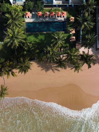 🌴🏨 Sri Lanka Serenity: Top Beachside Stay at KK Beach 🌊
