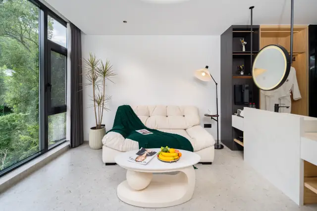 ทะเลชาที่ไร้ขอบเขต เวลาที่เงียบสงบของที่พักลับในอันจี