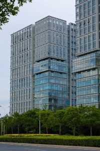 在落日餘暉中愛上晨楓。