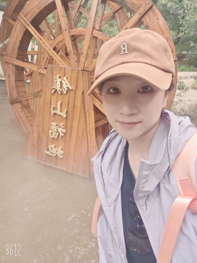 親近北鎮醫巫閭山。