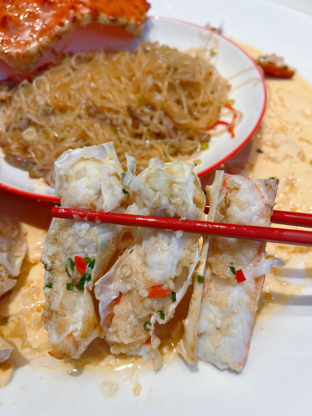 在南寧！新鮮帝王蟹套餐！這一桌人均只需百多元。