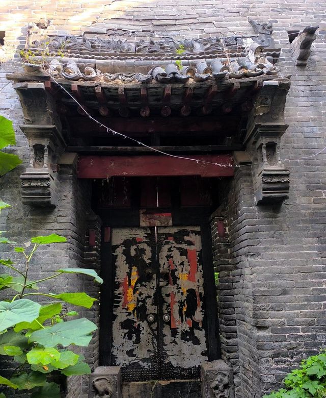 走進伯延古鎮，感受歷史的迴音。