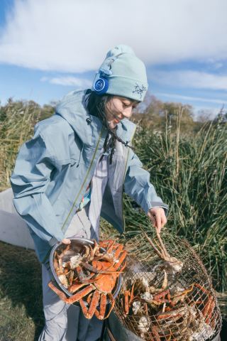 Kamchatka crab catching, driving, boating, and camping. Wild-eat snow crab freedom! 