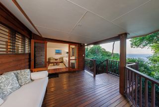 Come and experience a holiday paradise that perfectly blends luxury and wild nature.