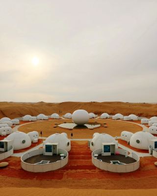 "Seventh Starry Sky Tent Hotel: Sleep in the Embrace of the Universe and Enjoy a Dreamy Journey" 