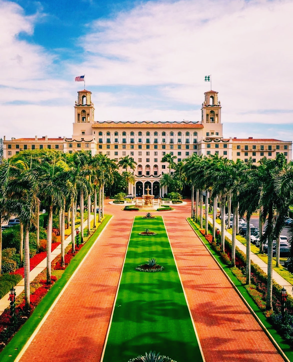 Palm Beach Dream Trip: Billionaire's Backyard Waiting for You to Check In!