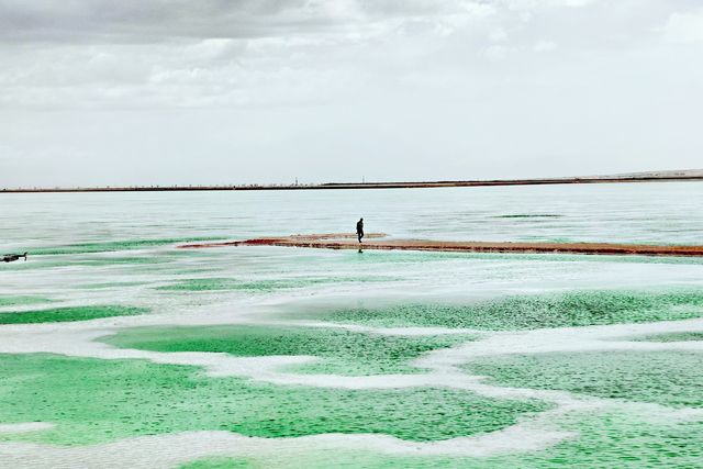 青海茫崖翡翠湖：遺落人間的璀璨寶石