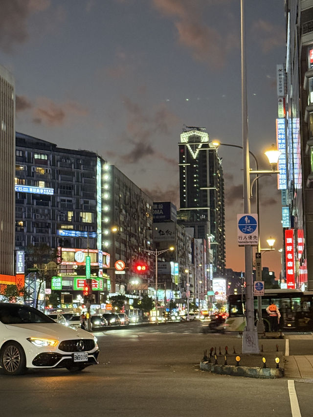 台北旅行美食指南：探索東區粉圓與士林夜市