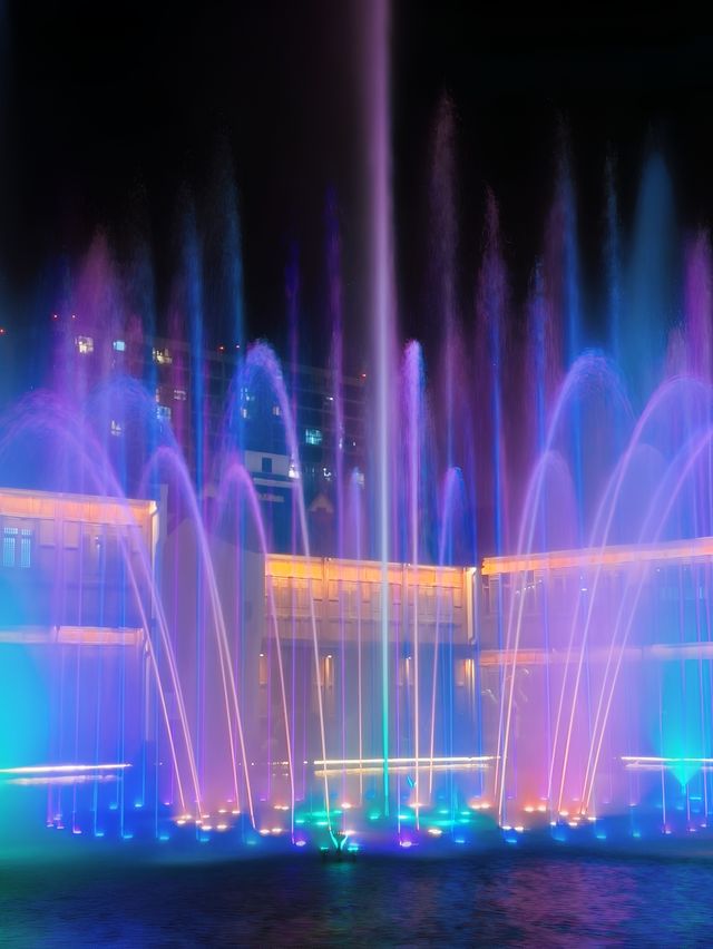 杭州夢想小鎮噴泉夜景：一場光與水的夢幻之約