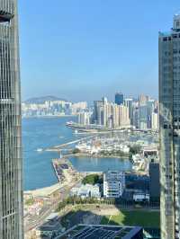 水晶縷光中的幻彩海境：香港瑞吉酒店