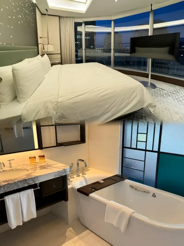 Oh my god, this is truly the most luxurious hotel I have ever stayed at in my life, I am completely blown away