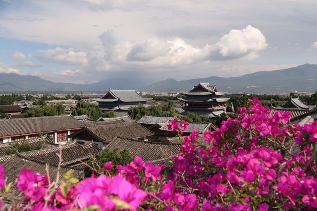 麗江泊心雲舍：天空之鏡上的古城盛景