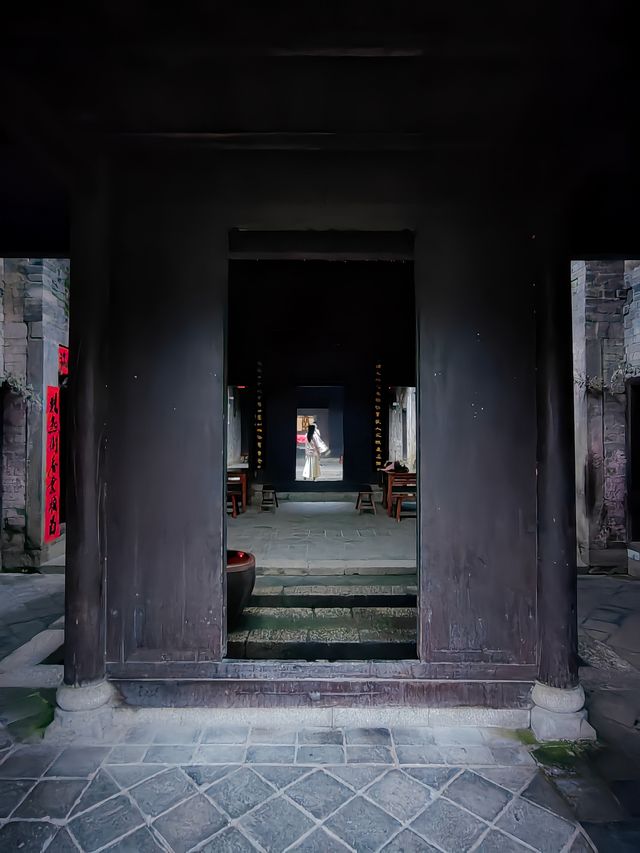 湖南岳陽張古英村當大門