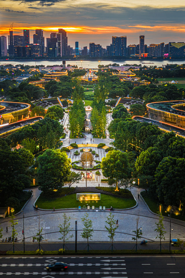 日落時分，錢江世紀城公園特別靚