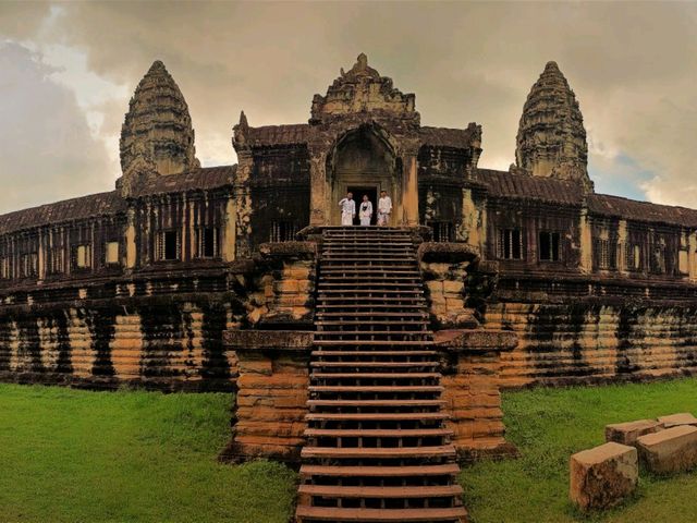 Khmer Empire Ancient Royal Road Exploration Travel Guide