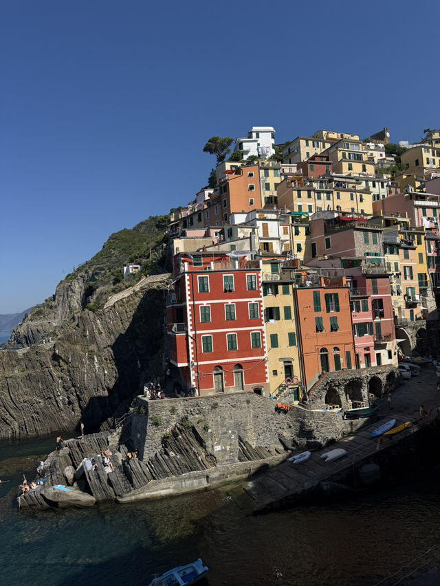 Cinque Terre - Riomaggiore 🌊🌞🏠