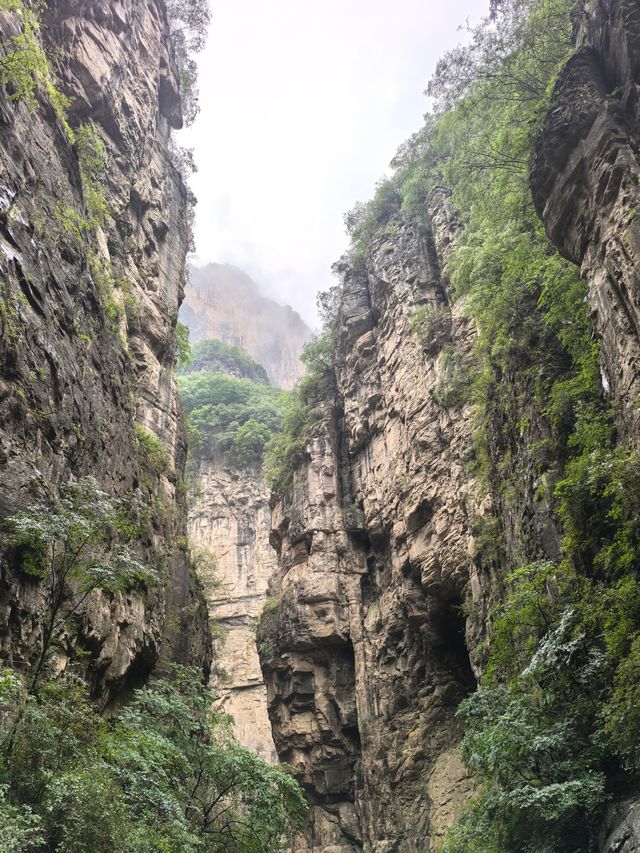 八泉峽｜落日為印，蓋在山水的落款處