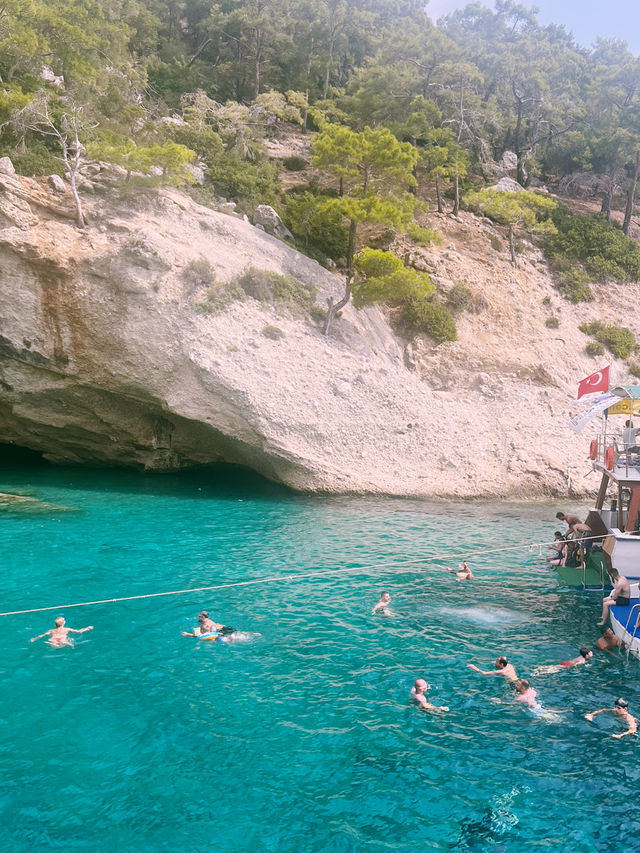 Antalya’s Hidden Cyan Paradise ✨  Antalya’s Hidden Cyan Paradise ✨