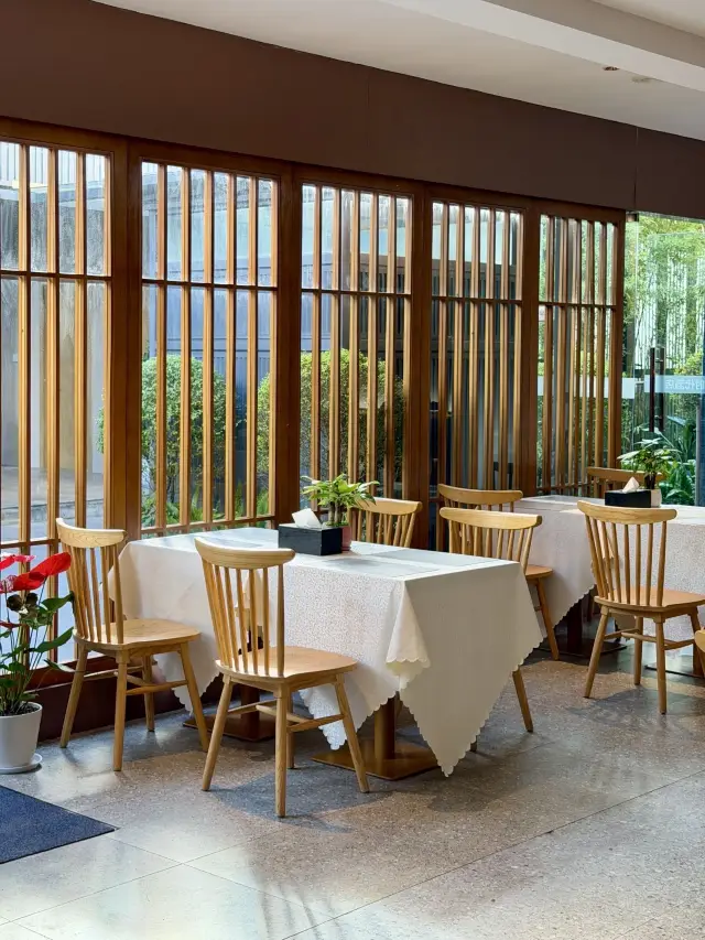 泸州でコンサートを見る姉妹たち、ここに泊まって！！！