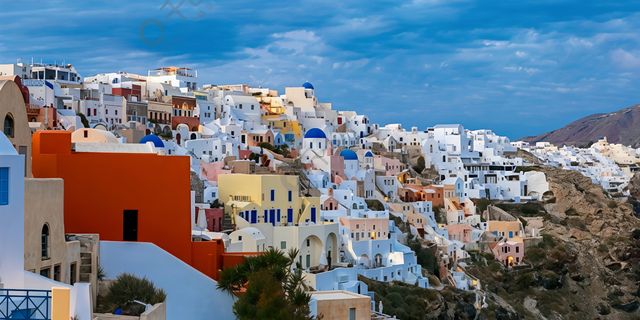 在聖托里尼藍白秘境，把日落和浪漫焊在鏡頭裡～