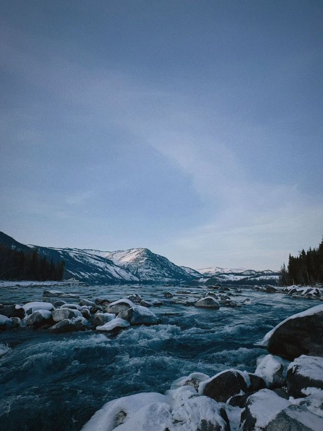 新疆阿勒泰喀納斯冰雪仙境｜初雪飄落美到窒息