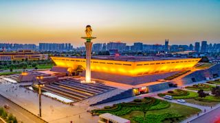 Heavy Snow in Luoyang, Exploring History and Present