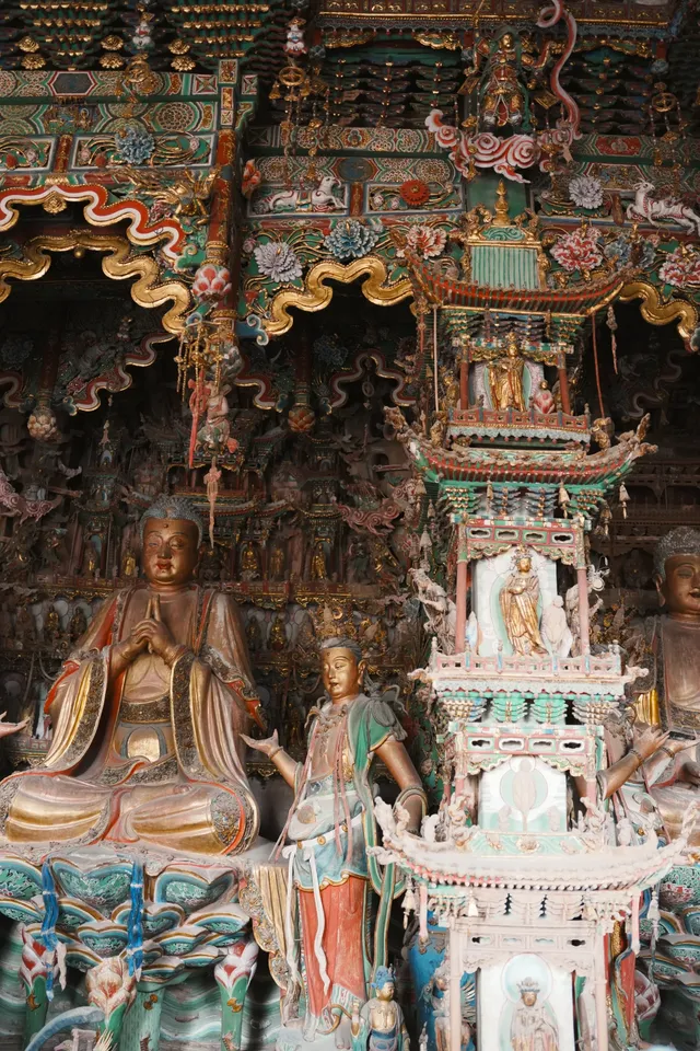 隰縣小西天：半崖聞妙音，千佛懸鏡天