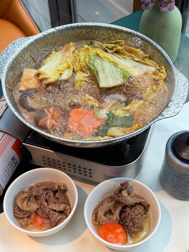 在西安吃到人生和牛壽喜燒！