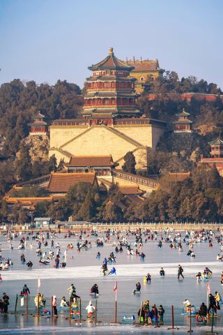 만약 청나라가 망하지 않았다면 이 왕실 얼음판에 내가 와서 스케이트를 탈 수 없었을 거야