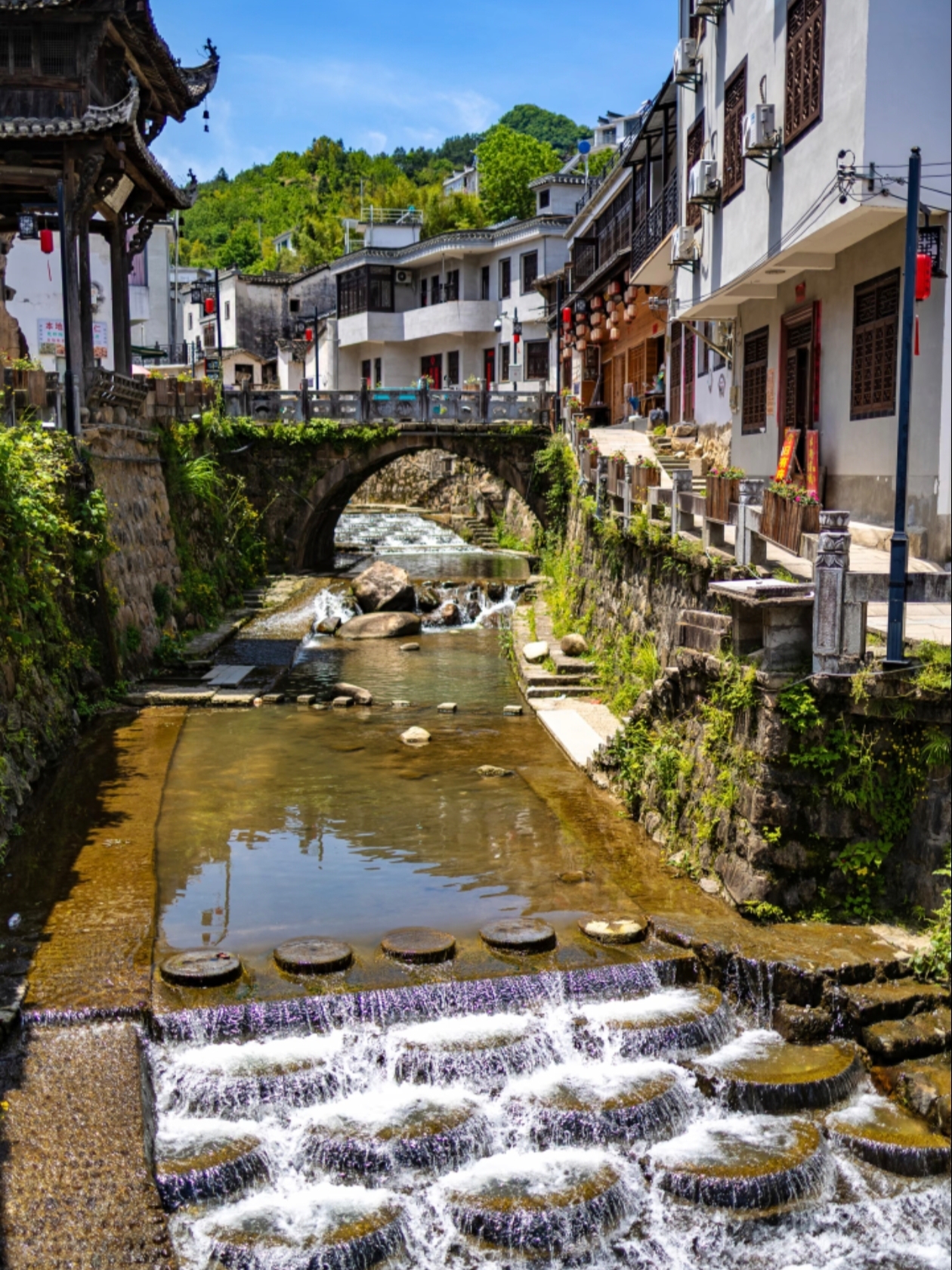 Reverse travel for the National Day holiday: Budget-friendly, lesser-known cities