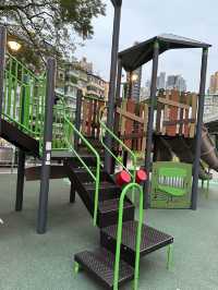 地鐵站旁的土瓜灣道花園浙江街遊樂場