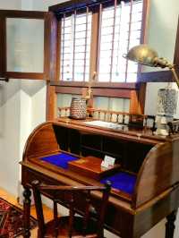 COLORFUL MANSION ROOM AT JAWI PERANAKAN