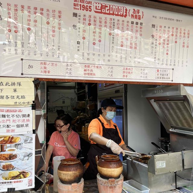 官也街排隊店！樽仔鴛鴦配豬扒包！