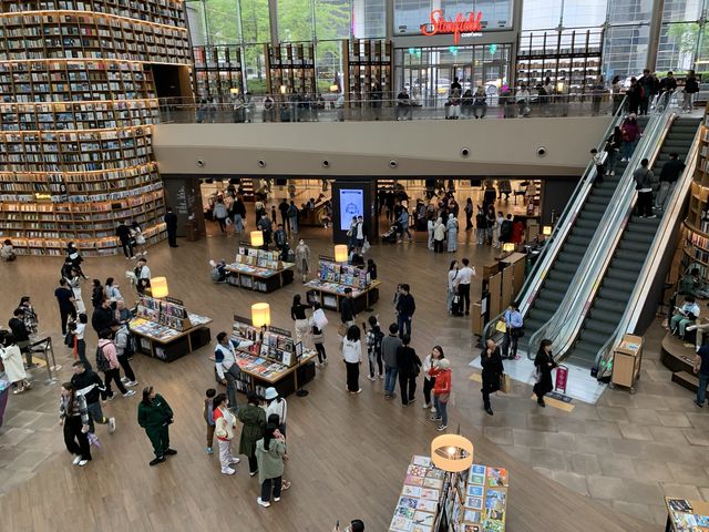 韓国　韓国観光スポット　圧倒されるピョルマダン図書館！