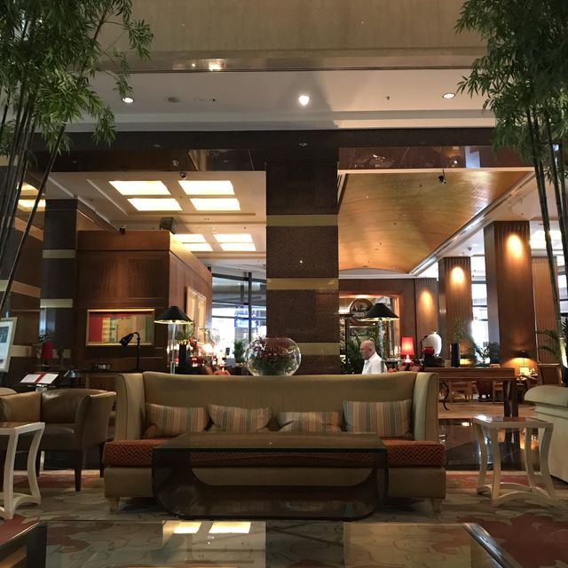 Newly renovated Conrad Singapore w Lounge