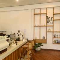 ใกล้บ้าน in the garden ☕️ คาเฟ่แห่งความอบอุ่น