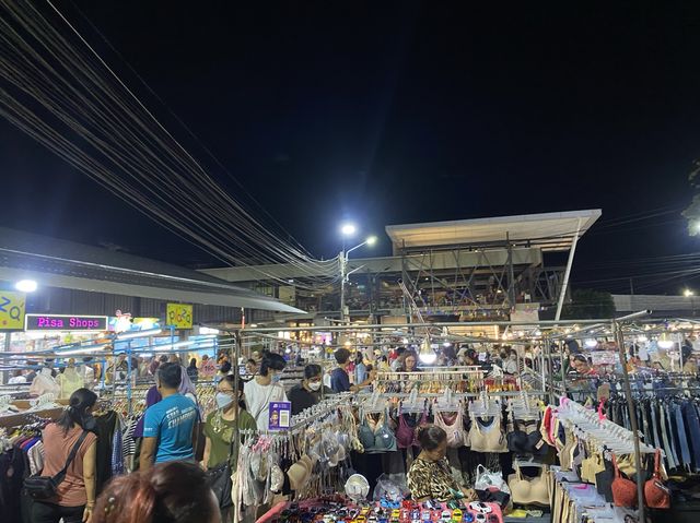 กรีนเวย์ ไนท์ มาร์เก็ต แหล่งช้อปปิ้งชาวหาดใหญ่