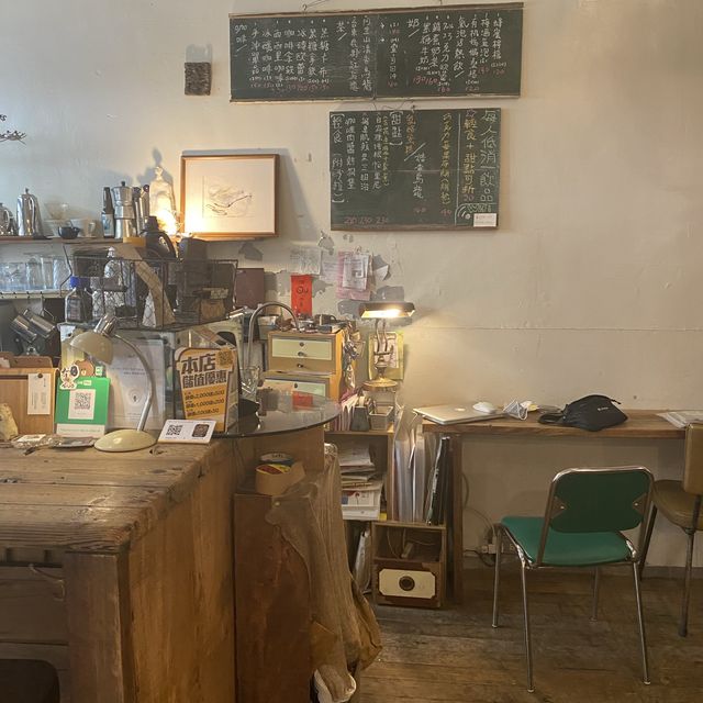 台中｜位於住宅巷內的文青咖啡館☕️ 食いしん坊