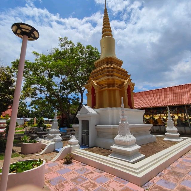 👏Wat Phra Non Laem Pho: Koh Yo's Sacred Gem