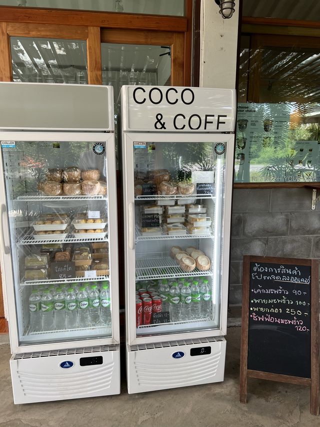 Coco&coff คาเฟ่ร่มรื่น กลางสวนมะพร้าว