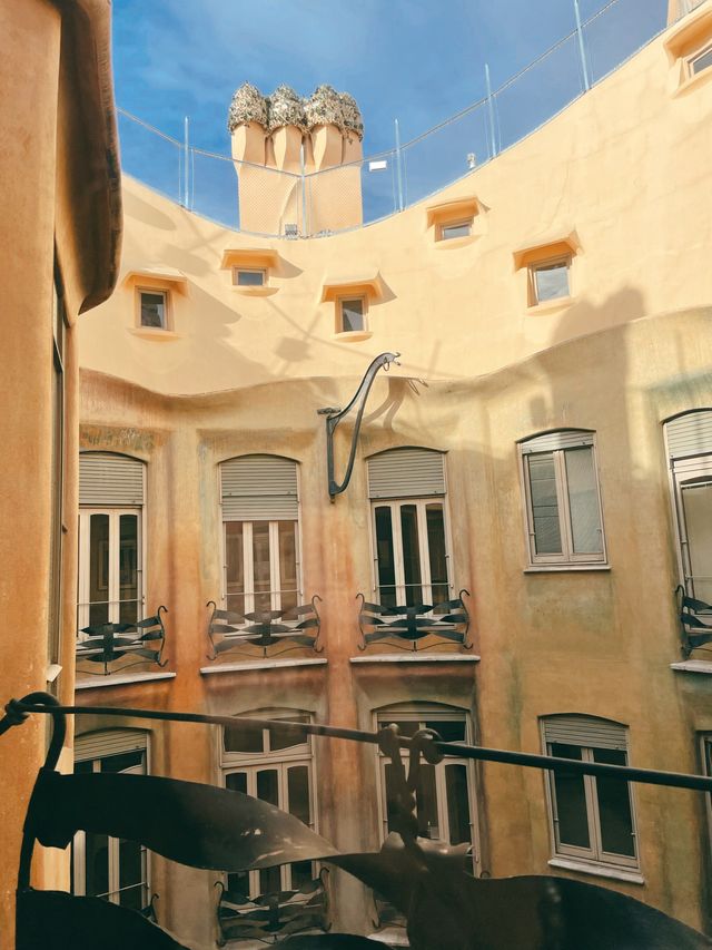 巴塞隆拿🇪🇸米拉之家 〽️高迪的曲線美學