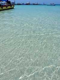 หาดตาแหวน หาดสวย น้ำใส แลนด์มาร์ค แห่งเกาะล้าน