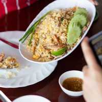 หนีแมวมา ริมทะเลซีฟู๊ดแอนด์รีสอร์ท จ.ตราด 🦀