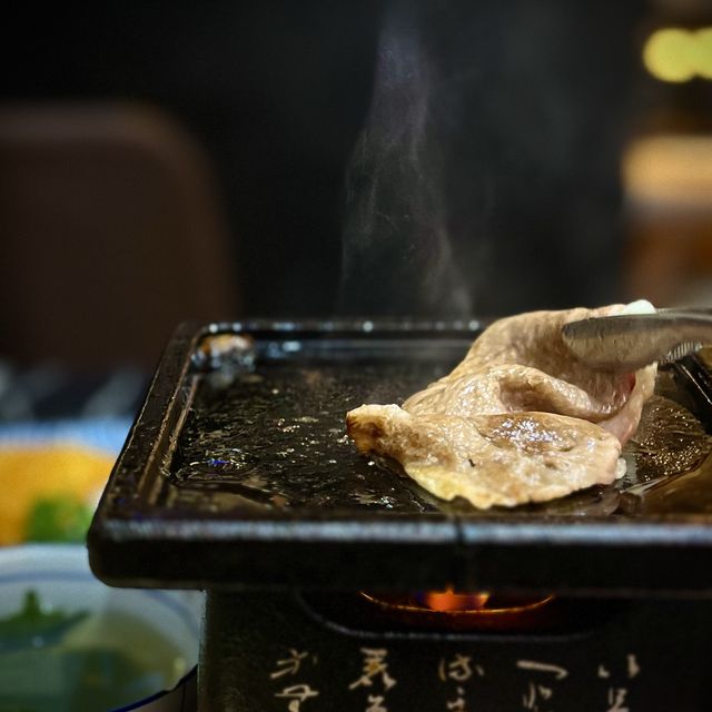 📍香港西環｜頑石燒肉所 · 出色吉列牛烤肉小店🐂🔥 店鋪氣氛別具風味🏮