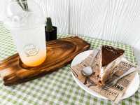 • Green Café coffee and tea (HALAL) 🍰🥤