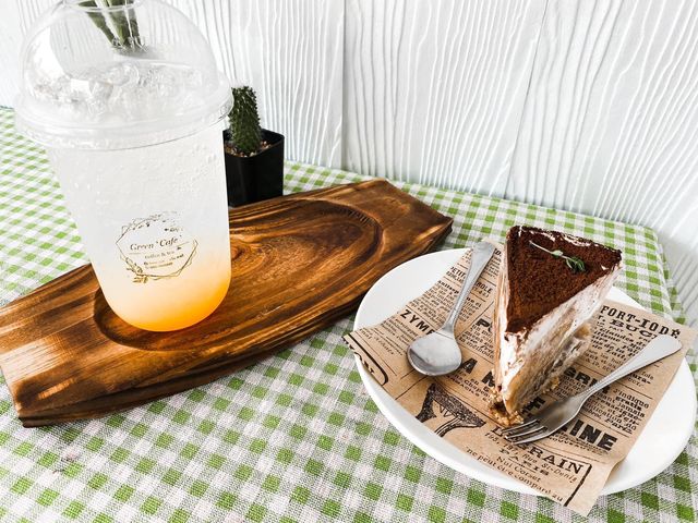 • Green Café coffee and tea (HALAL) 🍰🥤