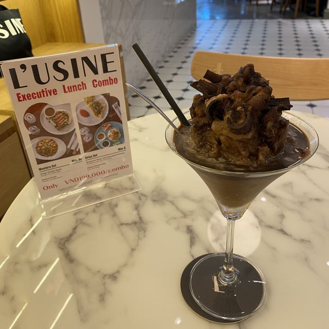 L’USINE คาเฟ่ที่เป็นมากกว่าคาเฟ่