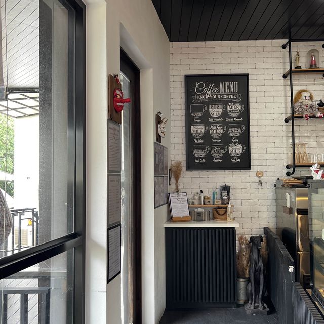 Rest & Roll  ร้านกาแฟเมืองประจวบคีรีขันธ์